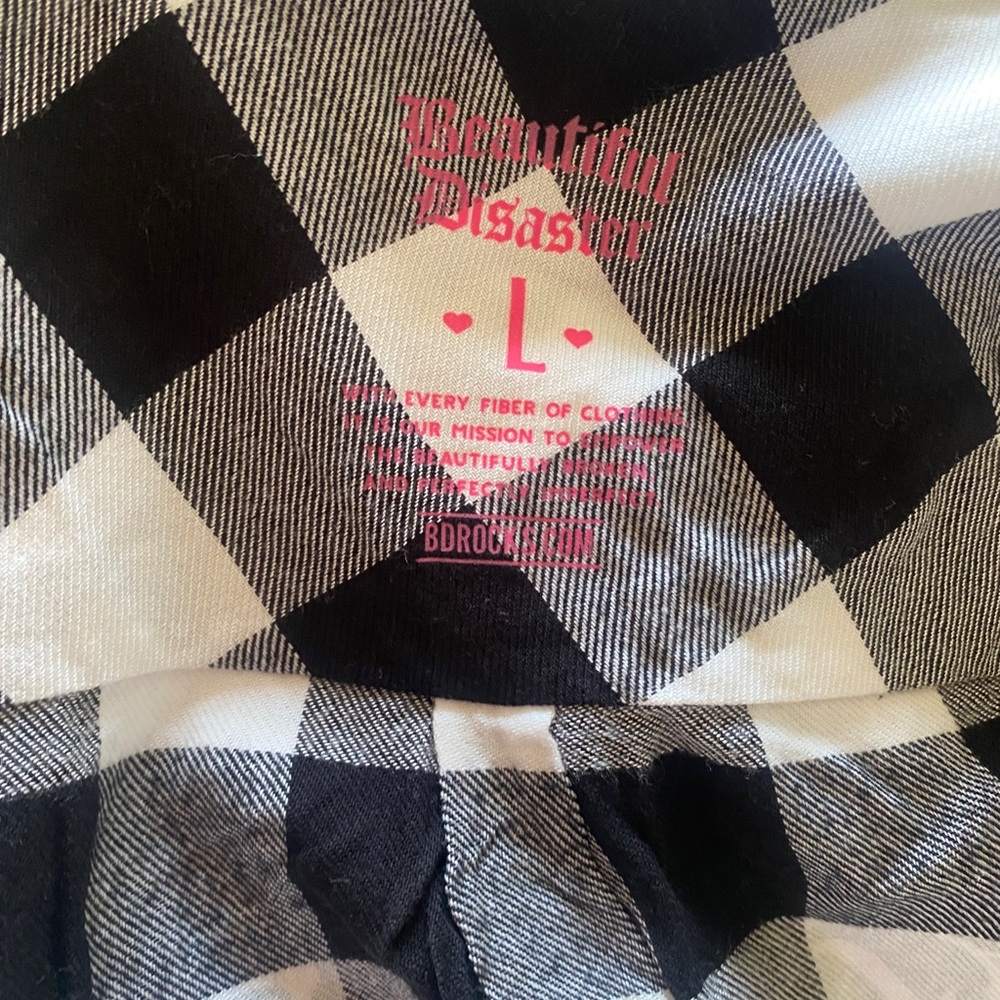 COPY - Beautiful Disaster black/white/pink flannel - Picture 5 of 5